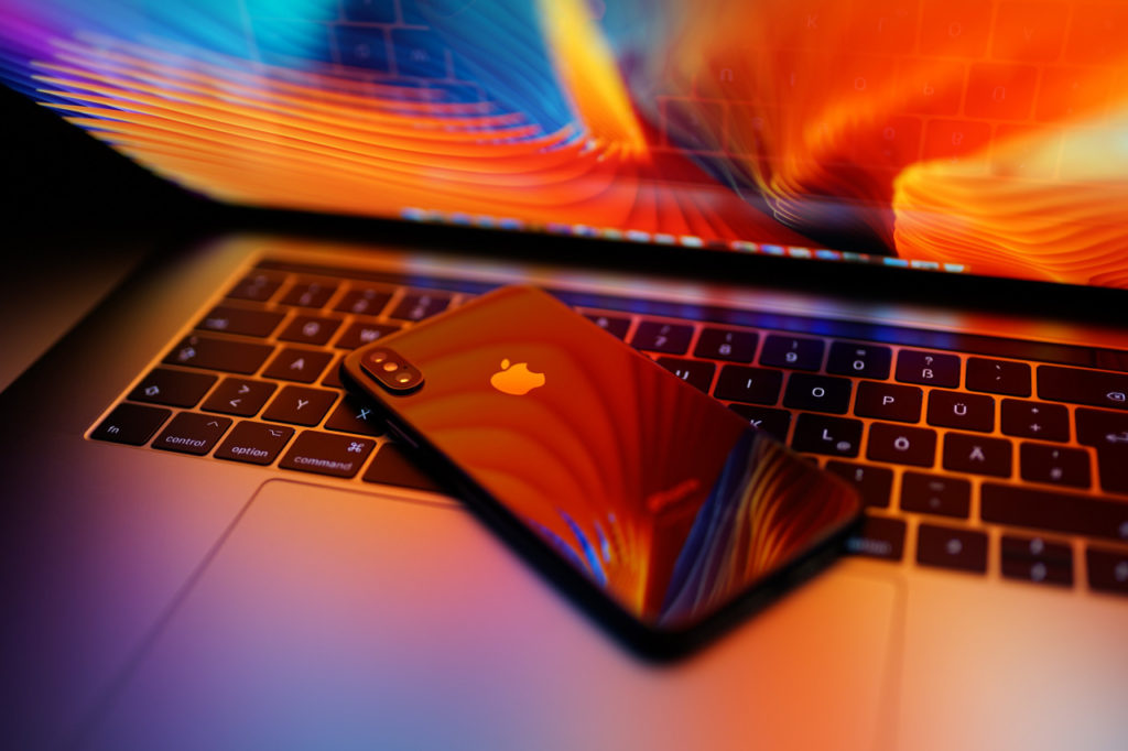 У Apple будут собственные экраны