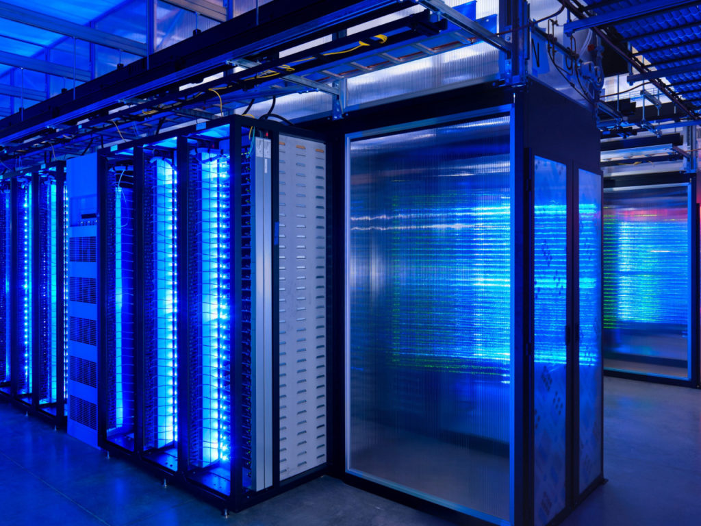 Хостинговую компанию Servers.com